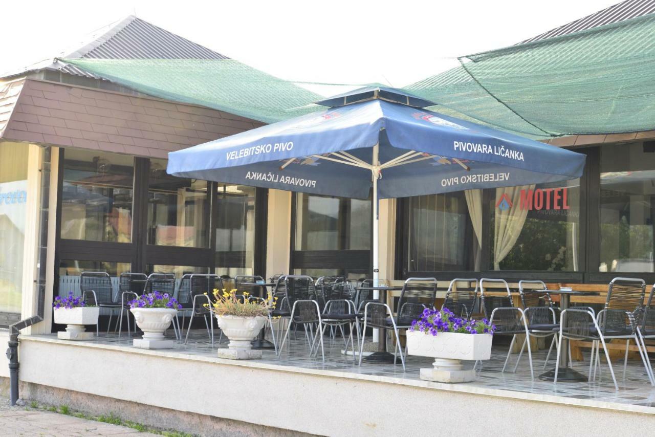 Licki Krovovi Gračac Exteriör bild